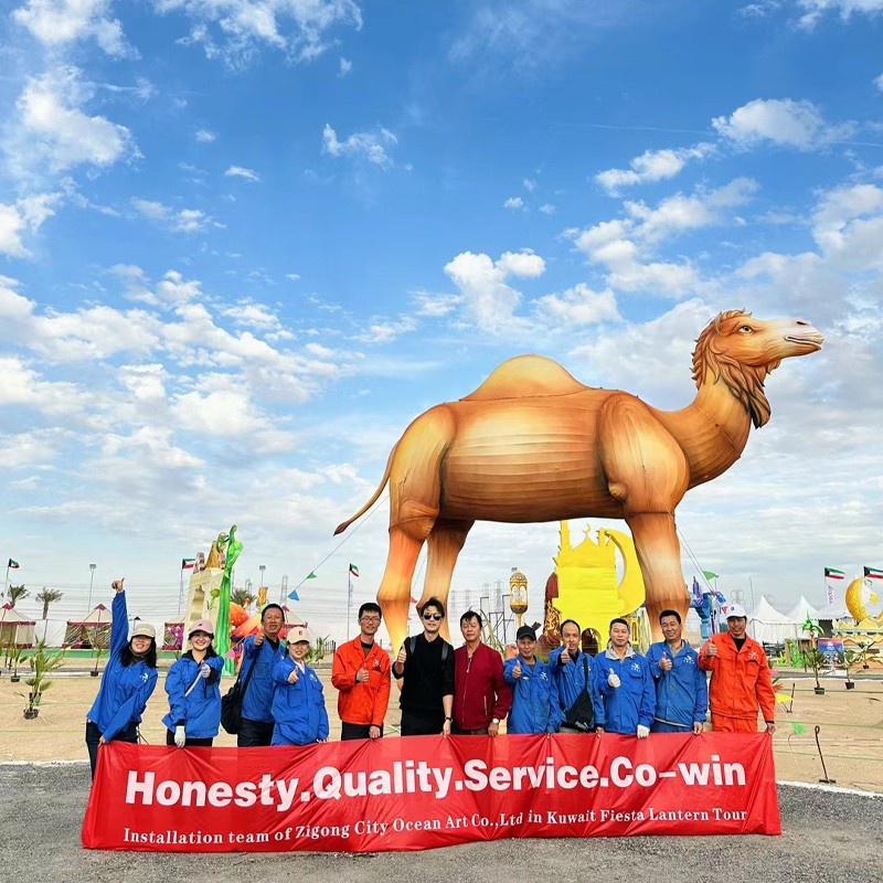 custom-chinese-lanterns-installation-team
