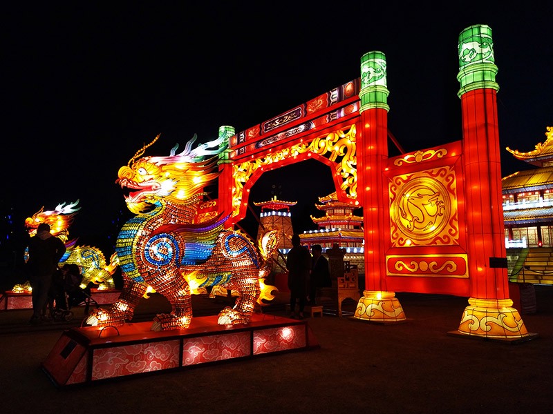 Chinese-traditional-shape-colored-lights