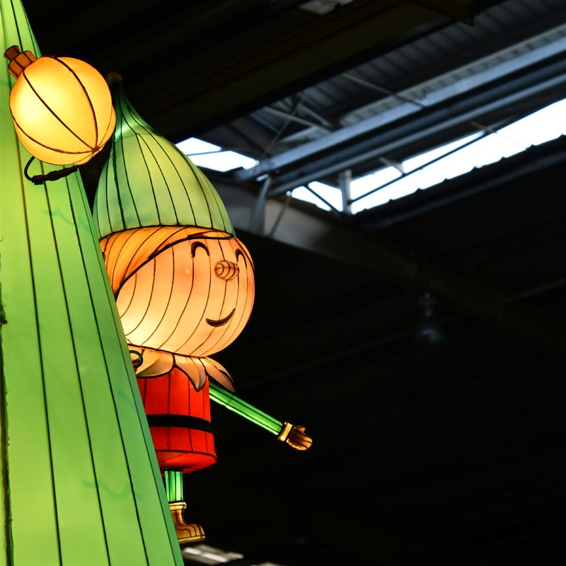Custom Christmas Elf Lantern Sculpture - Whimsical 2.5m Light Art